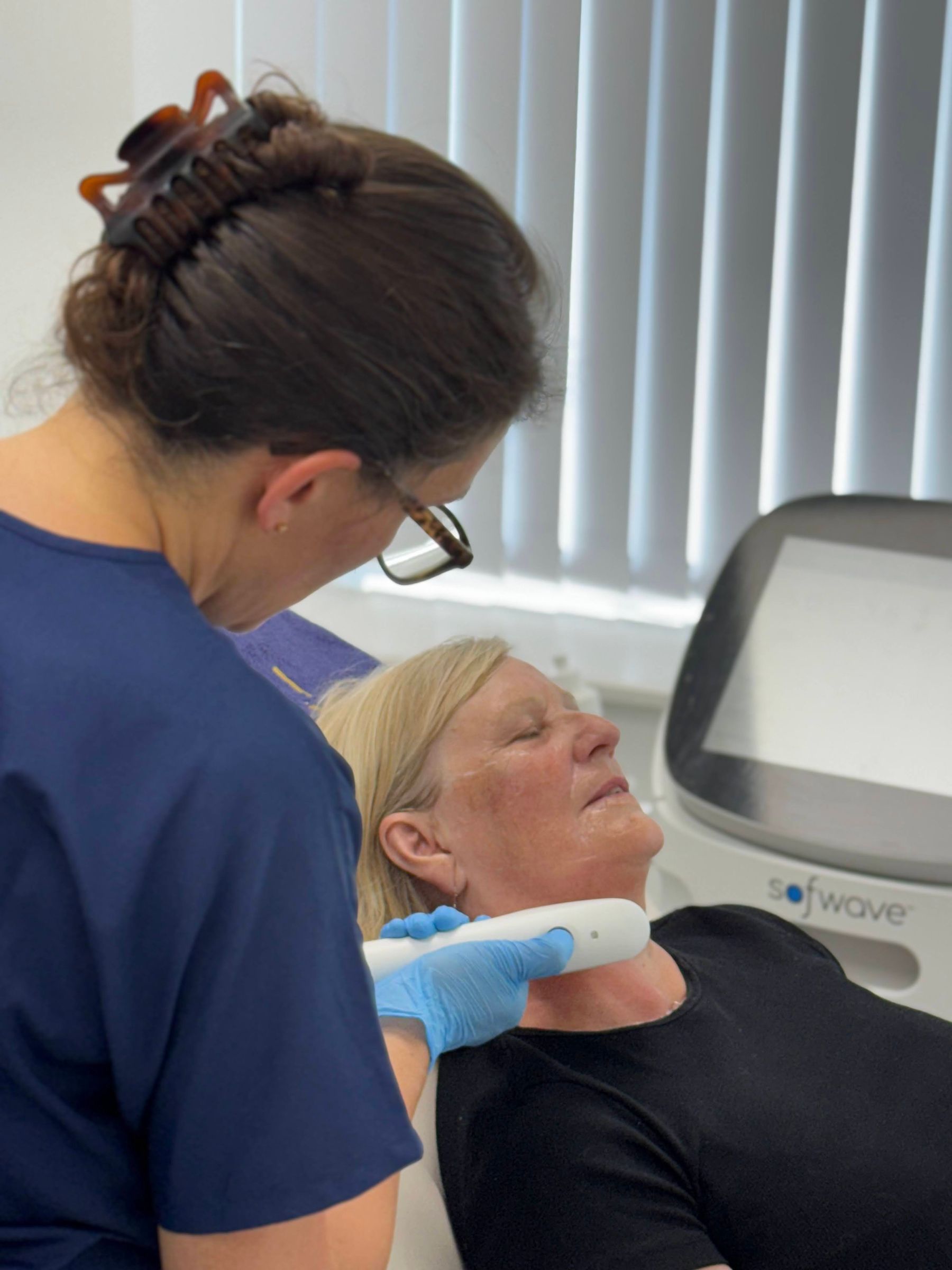 SOFWAVE FOR THE LOWER FACE, NECK AND DÉCOLLETAGE